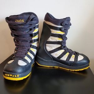 Airwalk Black, Gray and Yellow Snowboard Boots, Size 8 / 9